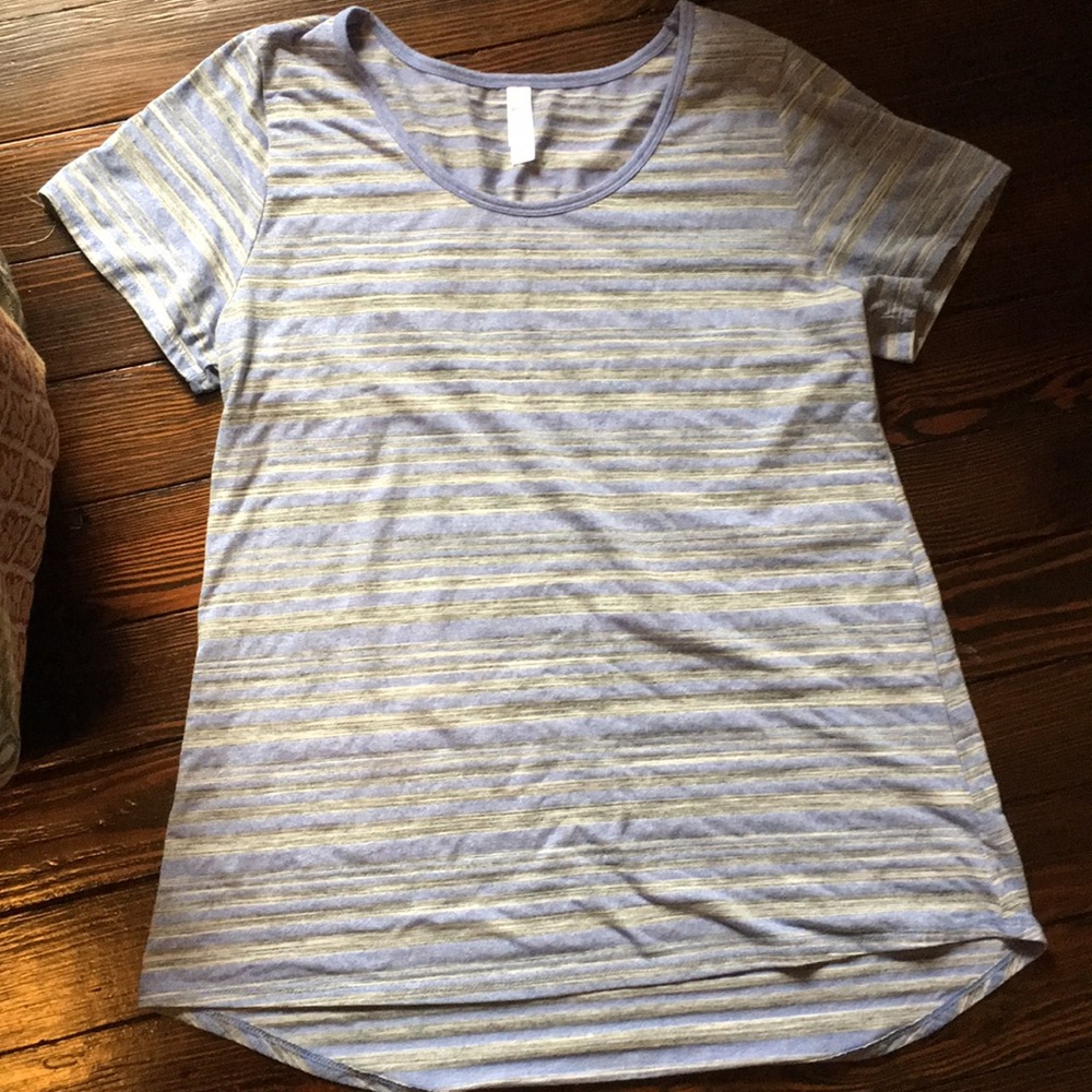 LulaRoe Classic T size L